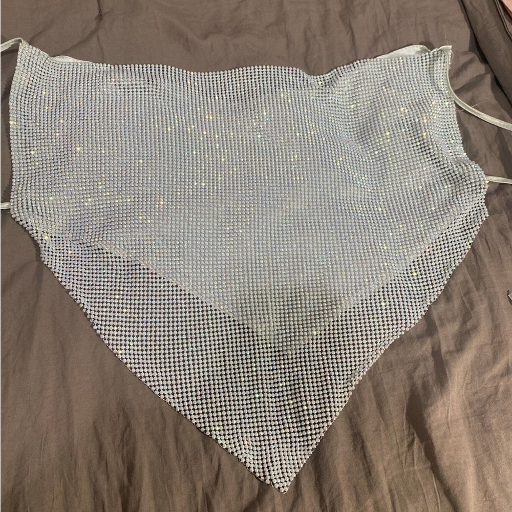 Akira backless top